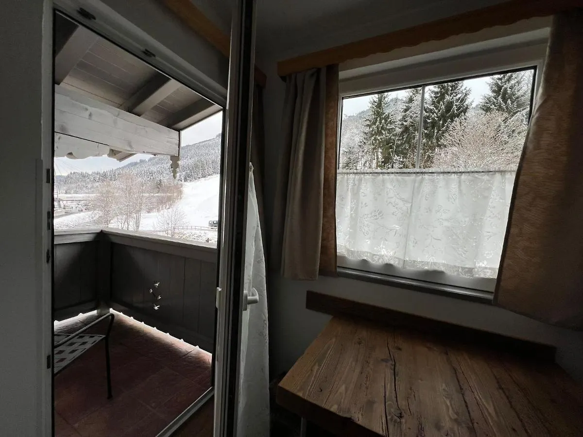 Bed and Breakfast Haus Eder Steiner Saalbach Österreich