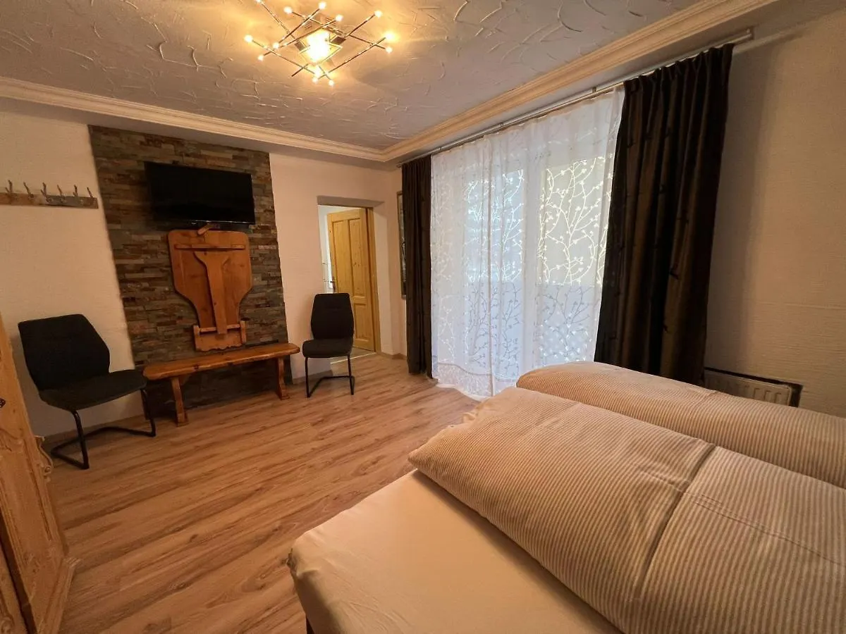Frühstückspension Bed and Breakfast Haus Eder Steiner Saalbach Österreich
